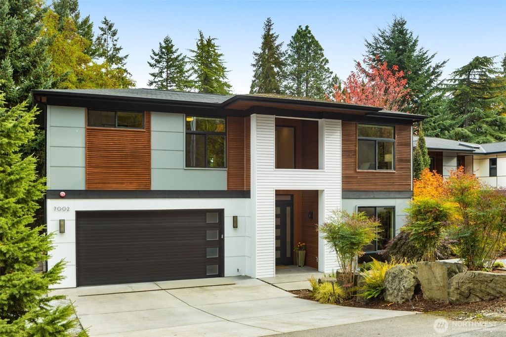 7002 93rd Avenue SE, Mercer Island, WA 98040