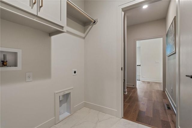 4125 NE Dearborn Lane, Lee's Summit, MO 64064