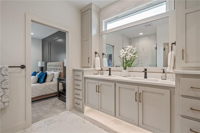 4125 NE Dearborn Lane, Lee's Summit, MO 64064
