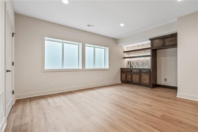 4125 NE Dearborn Lane, Lee's Summit, MO 64064