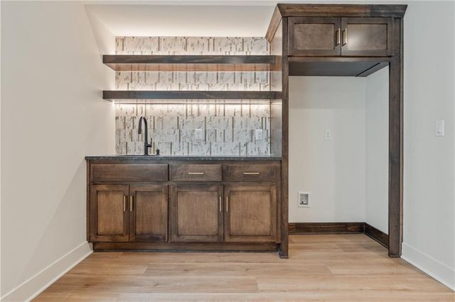 4125 NE Dearborn Lane, Lee's Summit, MO 64064