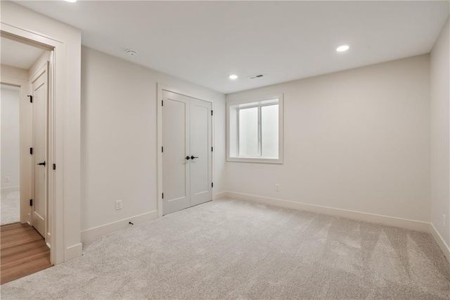 4125 NE Dearborn Lane, Lee's Summit, MO 64064