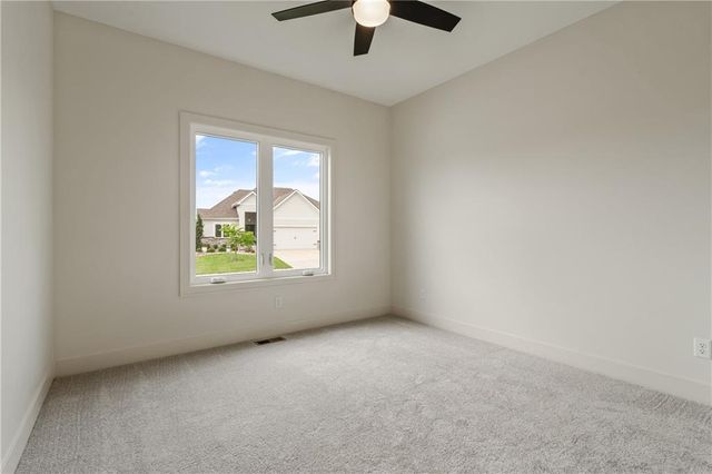4125 NE Dearborn Lane, Lee's Summit, MO 64064