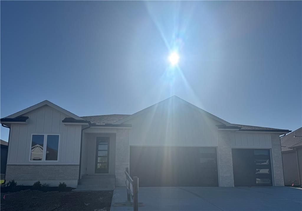 4125 NE Dearborn Lane, Lee's Summit, MO 64064
