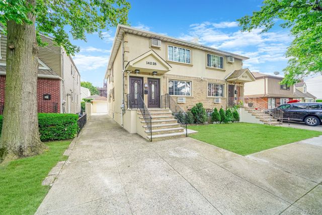 14225 250th Street, Rosedale, NY 11422
