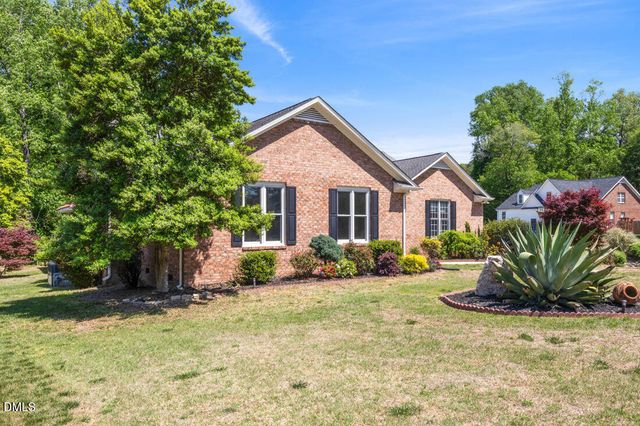 929 Old Baron Drive, Fuquay Varina, NC 27526