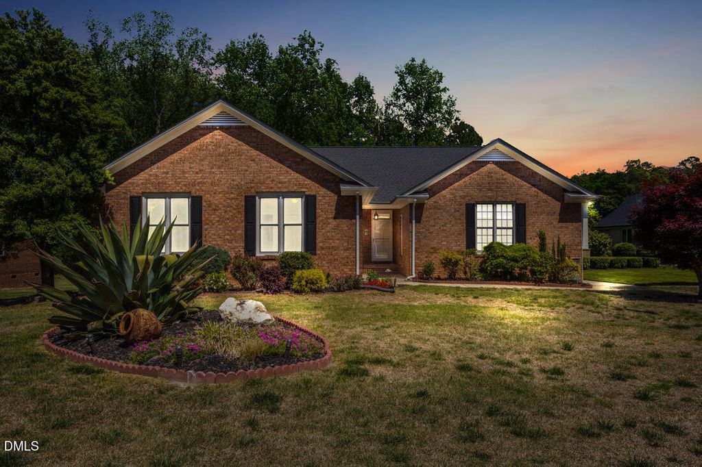 929 Old Baron Drive, Fuquay Varina, NC 27526