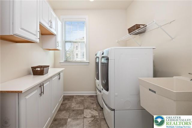 6507 Fox Glove Lane, Upper Saucon Twp, PA 18034