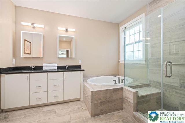 6507 Fox Glove Lane, Upper Saucon Twp, PA 18034