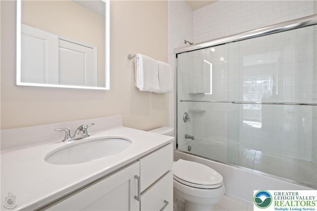 6507 Fox Glove Lane, Upper Saucon Twp, PA 18034