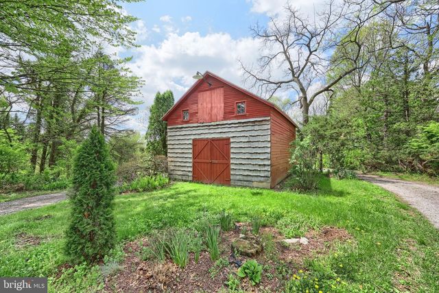 1974 YINGLING DR, Spring Grove, PA 17362