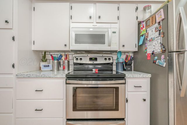 312 NW 6th Street, Tulia, TX 79088