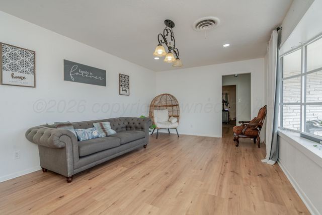 312 NW 6th Street, Tulia, TX 79088