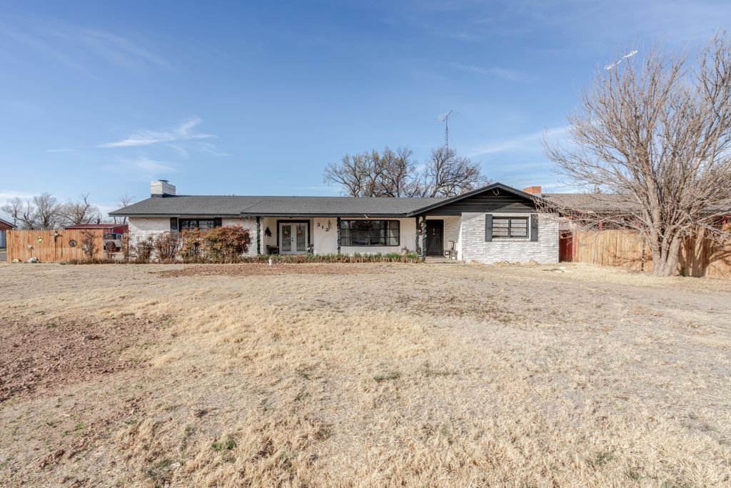312 NW 6th Street, Tulia, TX 79088