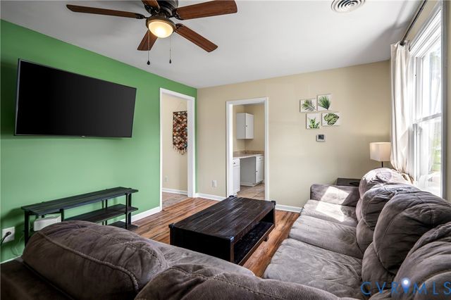 508 Dakar Dr, Sandston, VA 23150