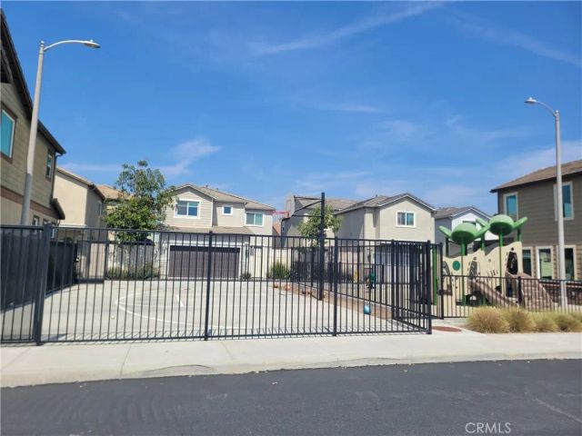 13 Edgemont, Compton, CA 90221