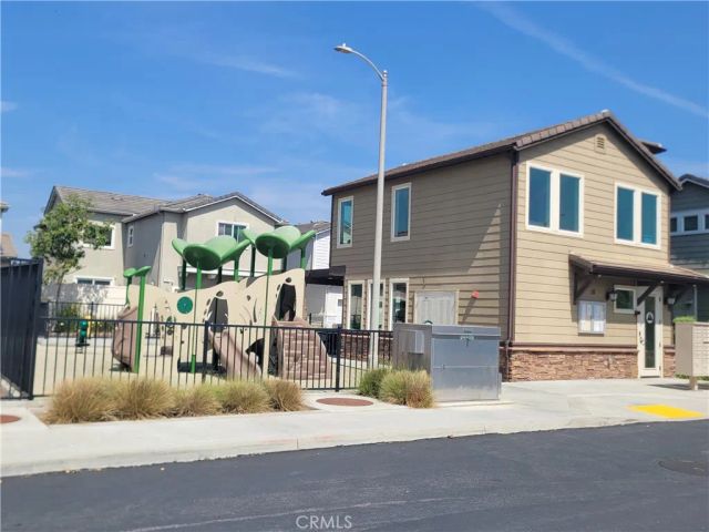 13 Edgemont, Compton, CA 90221