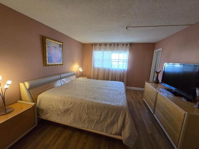 103 Oxford 400, West Palm Beach, FL 33417