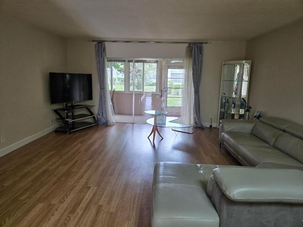 103 Oxford 400, West Palm Beach, FL 33417