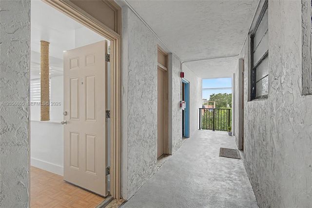 12590 NE 16th Ave 402, North Miami, FL 33161