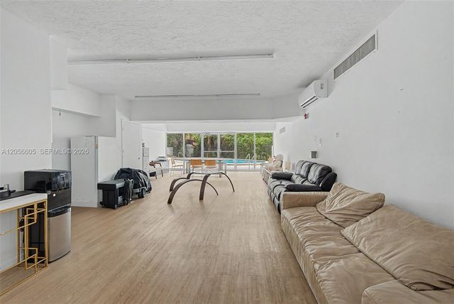 12590 NE 16th Ave 402, North Miami, FL 33161