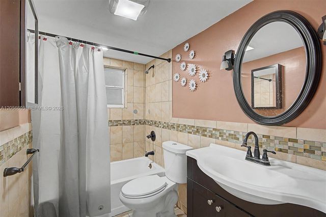 12590 NE 16th Ave 402, North Miami, FL 33161