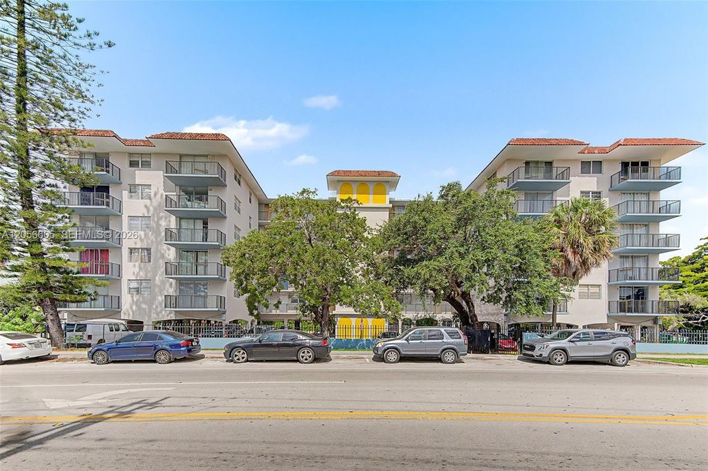 12590 NE 16th Ave 402, North Miami, FL 33161