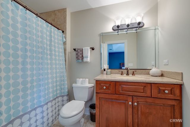 729 N 7TH Avenue, Addison, IL 60101