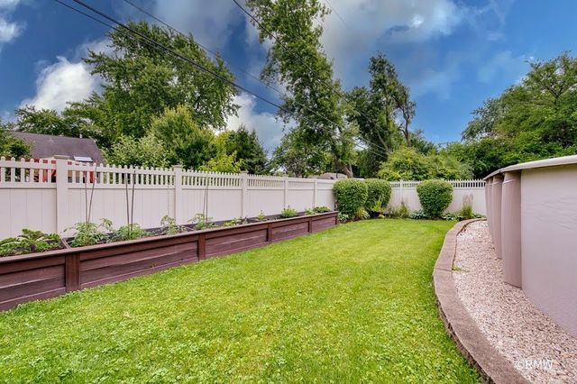 729 N 7TH Avenue, Addison, IL 60101