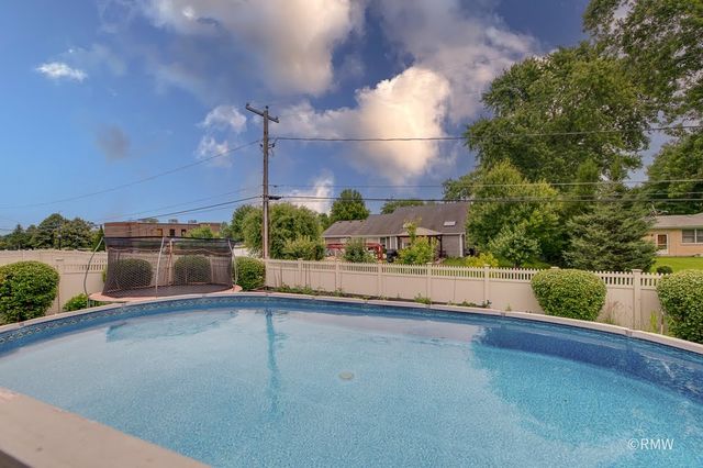 729 N 7TH Avenue, Addison, IL 60101