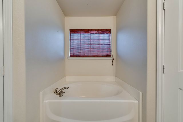 5802 Nolan Ryan Dr, Midland, TX 79706