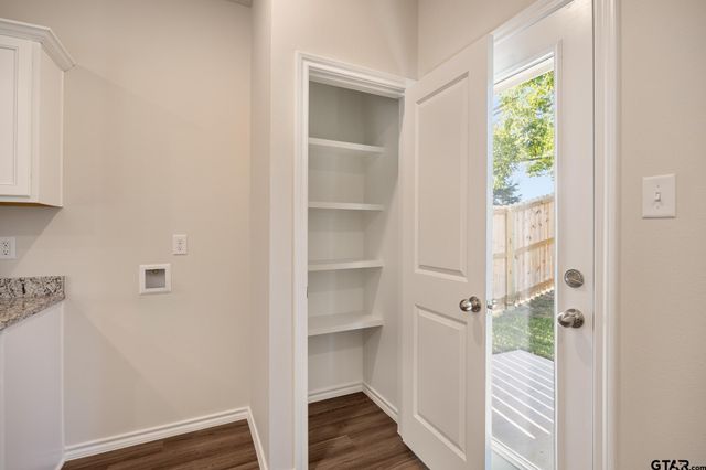 615 Park Central, Chandler, TX 75758