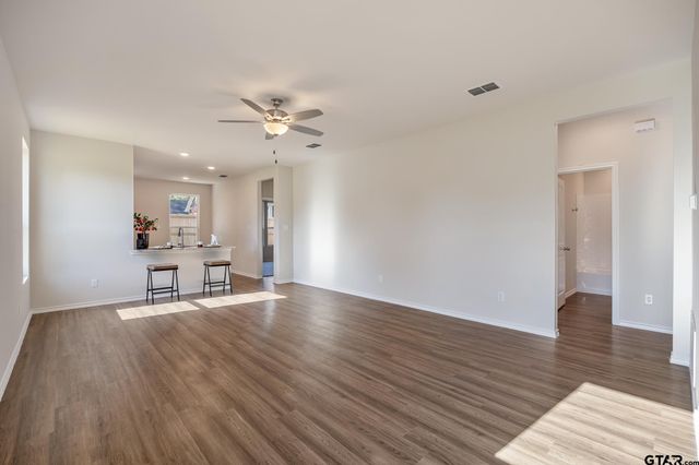 615 Park Central, Chandler, TX 75758