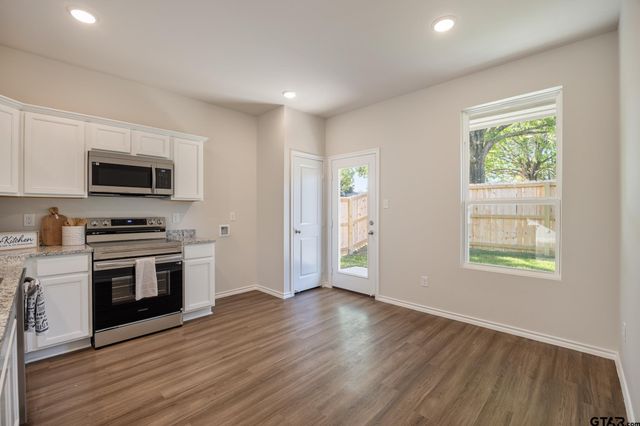 615 Park Central, Chandler, TX 75758