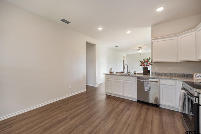 615 Park Central, Chandler, TX 75758