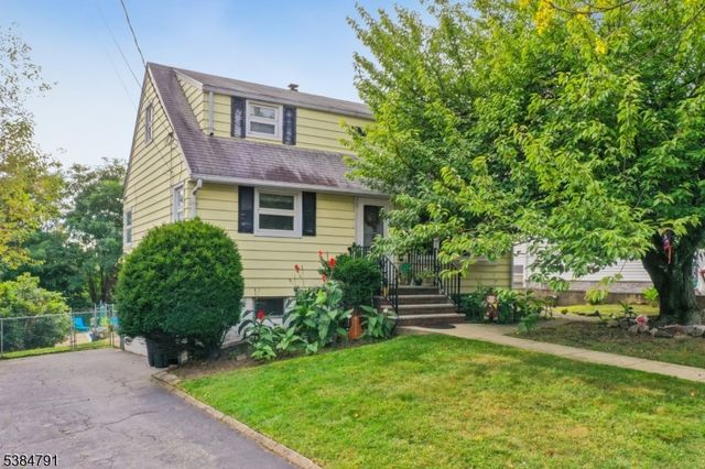 19 Mayfair Pl, Clifton City, NJ 07013