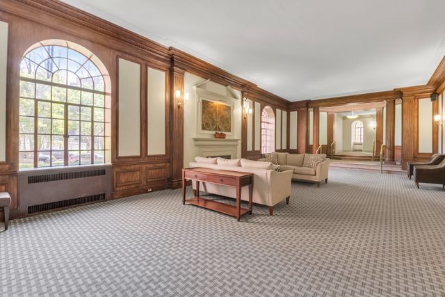 8451 Beverly Rd Apt 6A, New York City, NY 11415