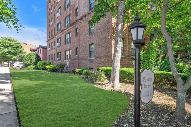 8451 Beverly Rd Apt 6A, New York City, NY 11415