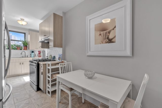 8451 Beverly Rd Apt 6A, New York City, NY 11415
