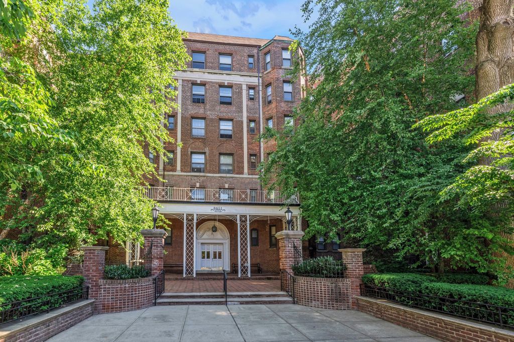 8451 Beverly Rd Apt 6A, New York City, NY 11415