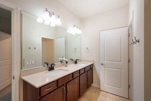 4486 Appleton Circle W, Oakland Park, FL 33309