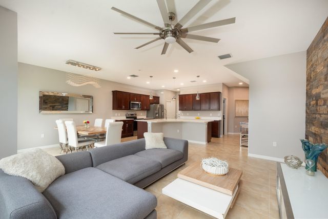 4486 Appleton Circle W, Oakland Park, FL 33309