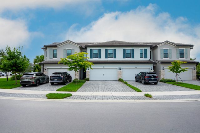 4486 Appleton Circle W, Oakland Park, FL 33309