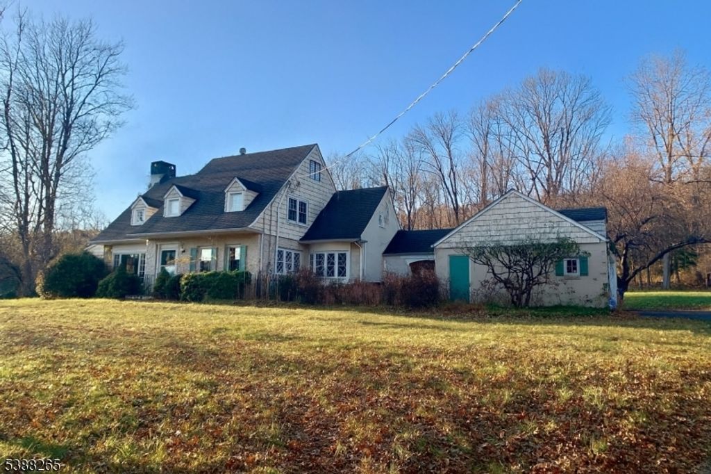 441 Valley Rd, Watchung Boro, NJ 07069