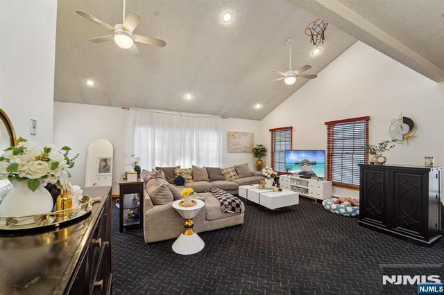 822 Ramapo Avenue, Pompton Lakes, NJ 07442