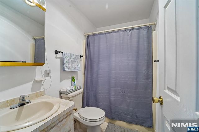 822 Ramapo Avenue, Pompton Lakes, NJ 07442