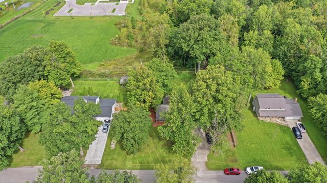 5727 Woodlea Avenue, Fort Wayne, IN 46835