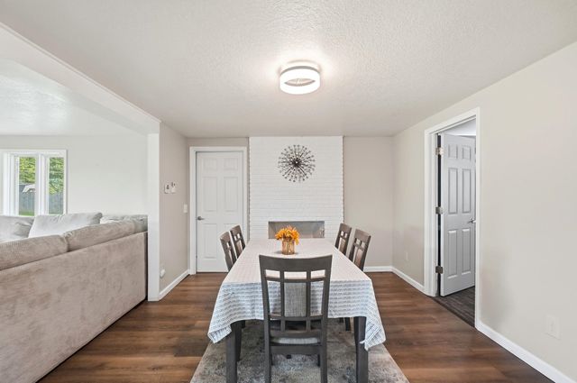 5727 Woodlea Avenue, Fort Wayne, IN 46835