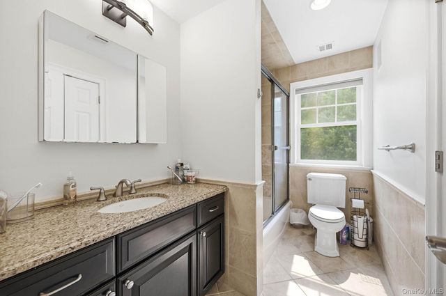 17 Meadow Crest Drive, Mahopac, NY 10541