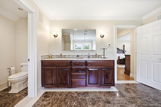 17 Meadow Crest Drive, Mahopac, NY 10541